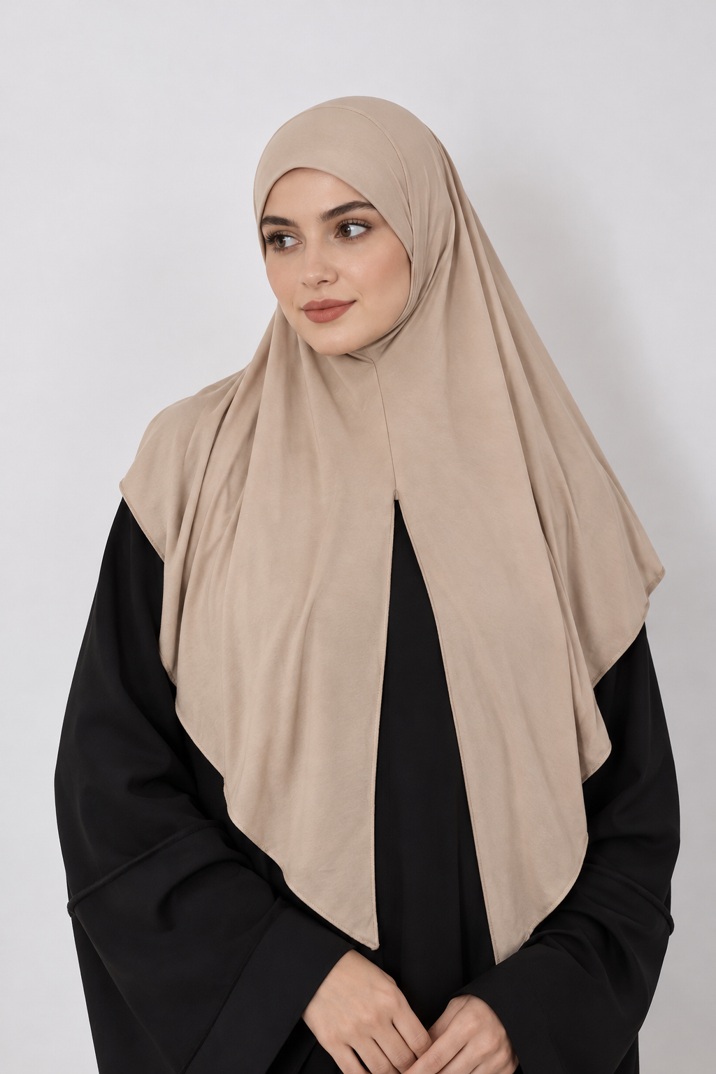Hijab mit Schlitz