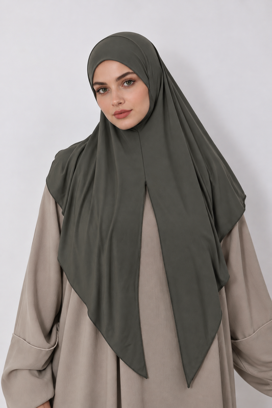 Hijab mit Schlitz